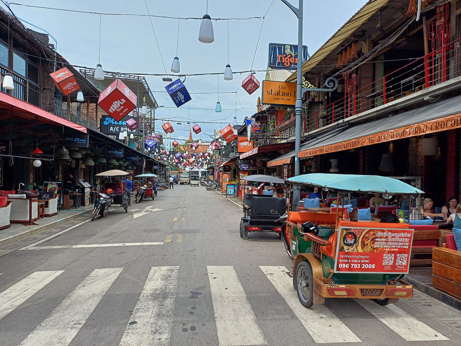 Pub Street in Siem Reap at night